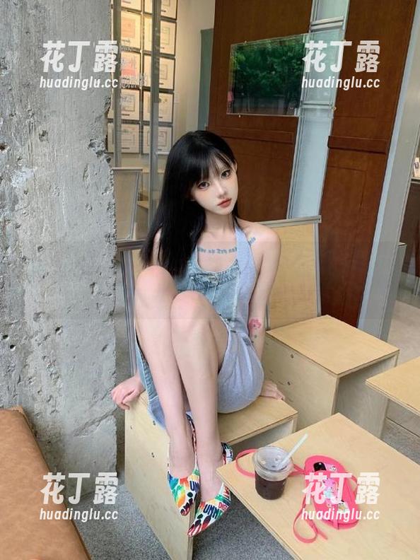Xiuren秀人网 - 杨晨晨制服写真作品大全：将可爱与风格巧妙结合的艺术品.txt