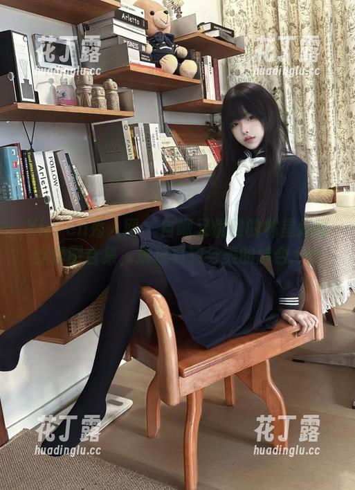 Xiuren秀人网 - 自嘲又优雅的林星阑蕾丝套图合集，展现真实与美的融合.txt
