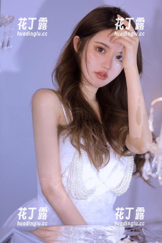 Xiuren秀人网-燕甘甘 Xiuren秀人网 - 燕甘甘女神写真集精选:纵享她的青春与美丽瞬间.txt