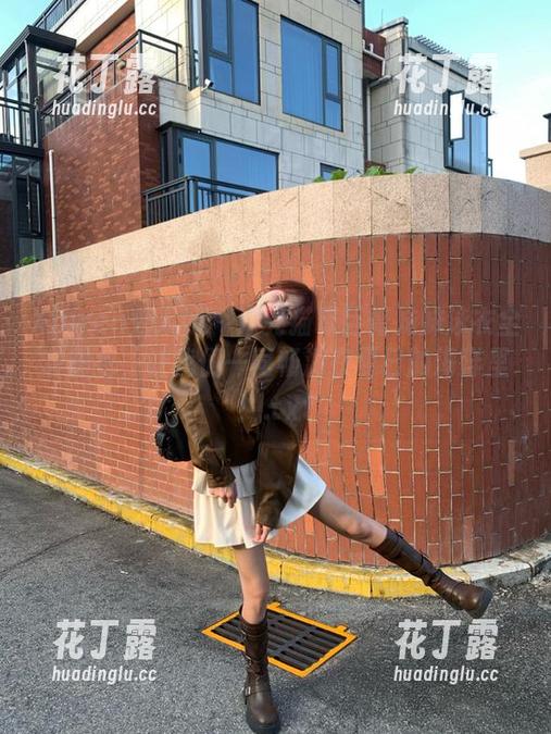 Xiuren秀人网 - 漂亮猫咪巨臀妹妹泳衣全套图包，让我们一同畅游在夏日的海洋里！.txt