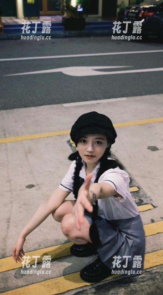Xiuren秀人网 - 白芷yy与连体衣的奇妙邂逅：定制作品传递无限时尚灵感与自信风采.txt