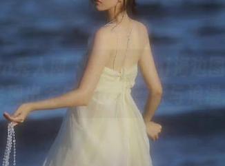 Xiuren秀人网 - 美昕Yumi海边图包：作品呈现出无与伦比的蔚蓝与浪漫.txt