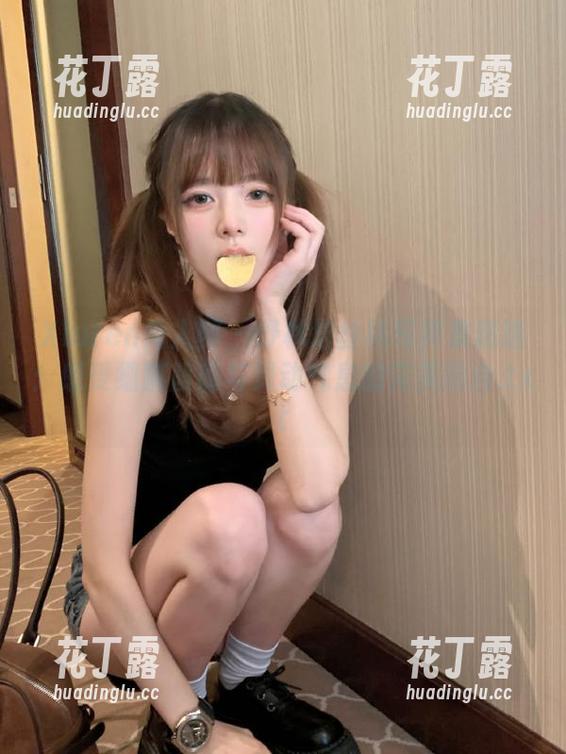 Xiuren秀人网 - 舒林培丝袜写真集精选：感受细腻质感与灵动气息的完美融合.txt