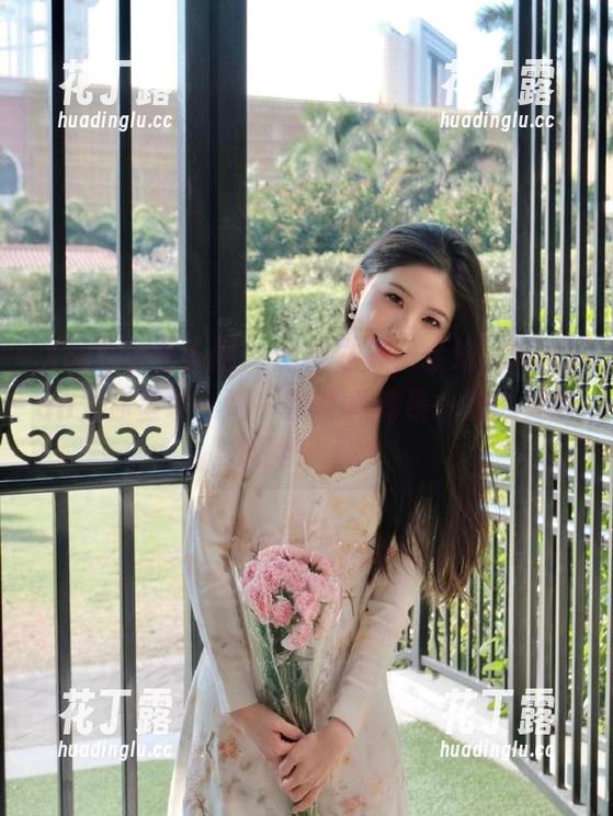Xiuren秀人网-金幼汐Vivian Xiuren秀人网 - 旗袍之美,金幼汐Vivian为你呈现:每一次写真都是一次心灵的沉醉!.txt