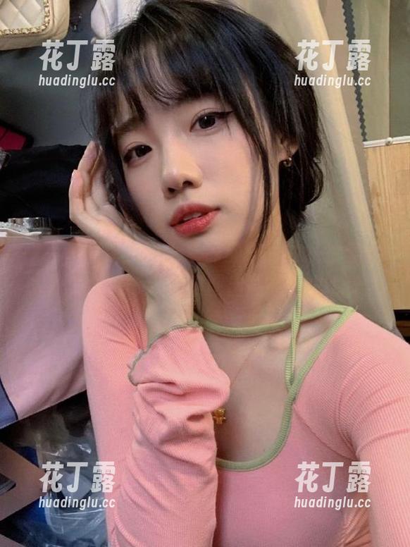 Xiuren秀人网-静颜宁 Xiuren秀人网 - “静颜宁”的私拍美图魅力无边,灰丝勾画出闪亮人生.txt