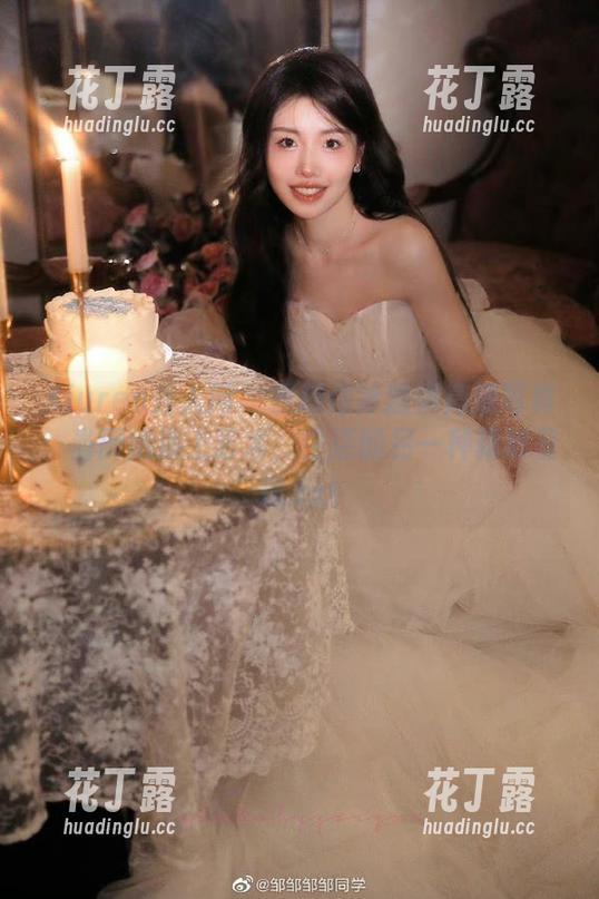 Xiuren秀人网 - 麦琪绫冰激淋高清写真：当厨娘遇上艺术，生活的另一种精彩呈现.txt