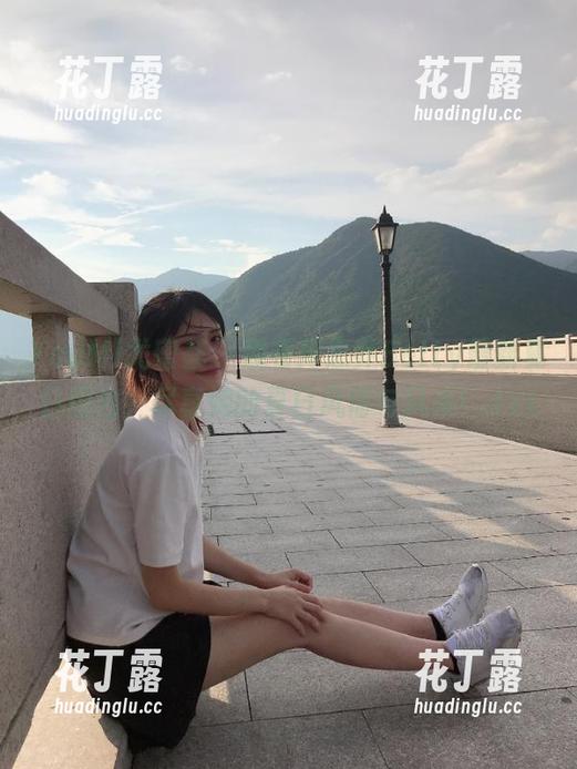 YouMi尤蜜荟-周思乔Betty YouMi尤蜜荟 - 观看周思乔Betty最新夏日图包,尽享她的夏日风情与风采!.txt