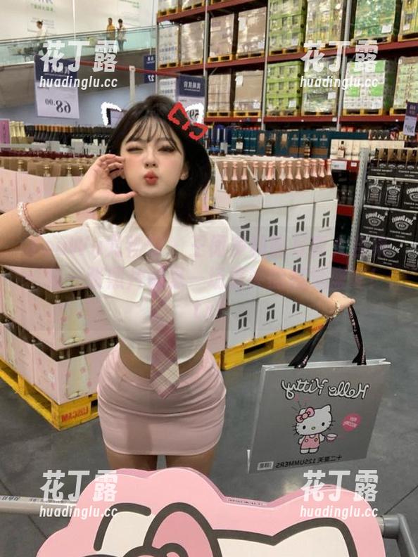 YouWu尤物馆 - 王闵多和服写真大合集：每一张照片都是一场搞笑的视觉盛宴！.txt