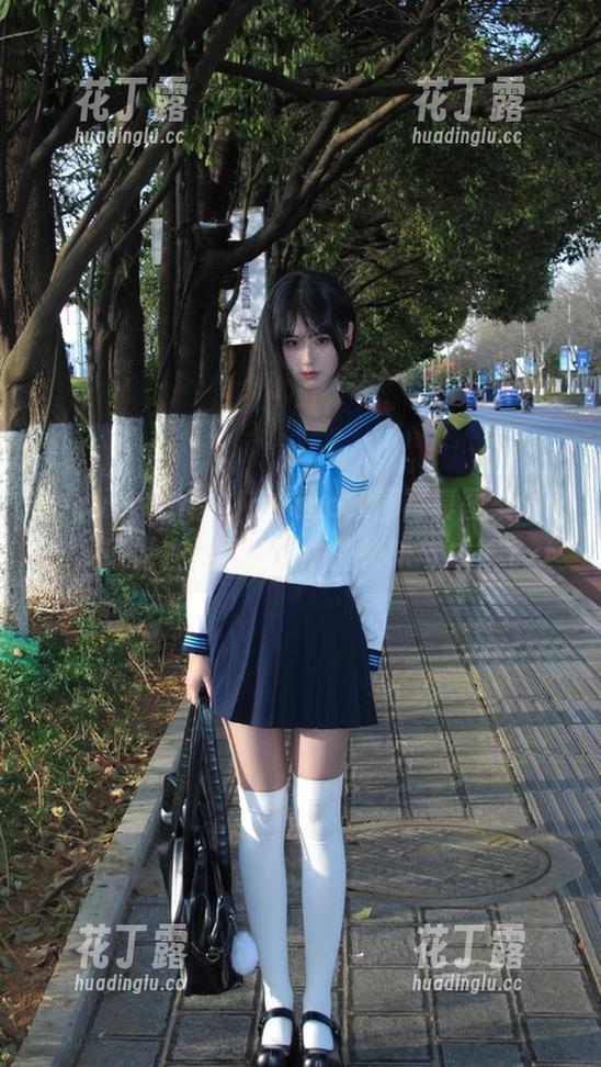 beautyleg-Joanna beautyleg - Joanna校园写真图集分享:见证她在校园生活中的快乐与成长.txt