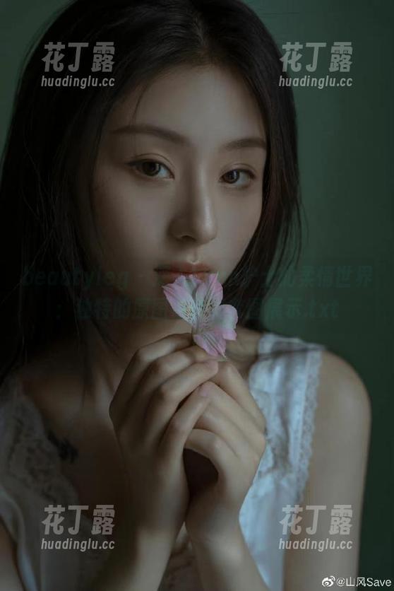 beautyleg-Lynn beautyleg - 深入Lynn护士的柔情世界:独特的原图与精彩套图展示.txt