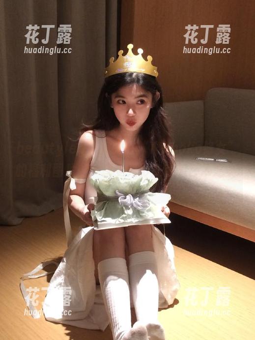 beautyleg - 沉浸在“Mimoko修女”的福利图片中，感受光影交错的艺术之美.txt