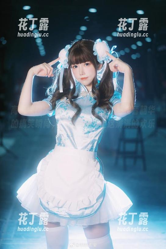高清原图大揭秘，coser衣衣与初音韶华的搞笑瞬间，让你一秒爱上这满满的欢乐！.txt