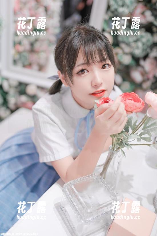 lovely呆玄 轻盈梦幻的世界,lovely呆玄图包与薄纱作品的完美交融引发热议!.txt