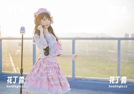 nagisa魔物喵巫女自拍包：精选cos演绎出不一样的二次元魅力！.txt