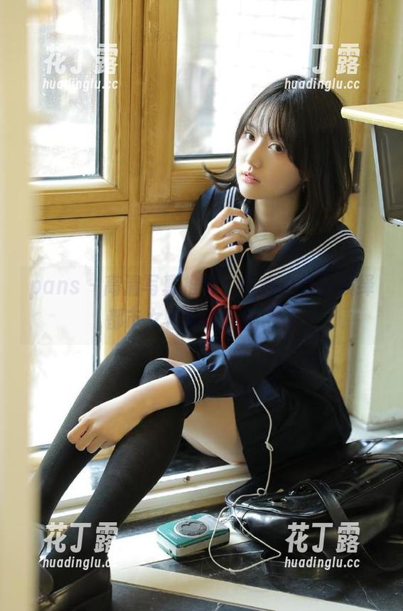 pans-叮当 pans - 高清写真推荐:叮当白衬衫演绎都市女性的新风尚.txt