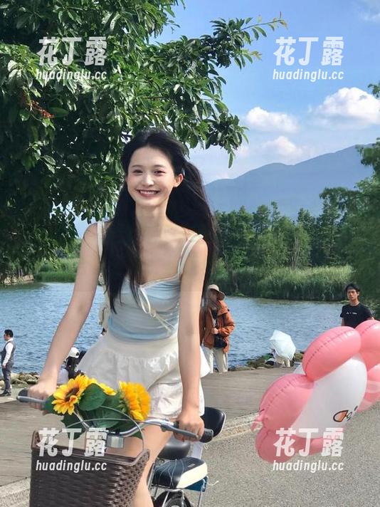 pans - 精致生活与绝美姿态：夏涵御姐写真合集分享，将优雅进行到底！.txt