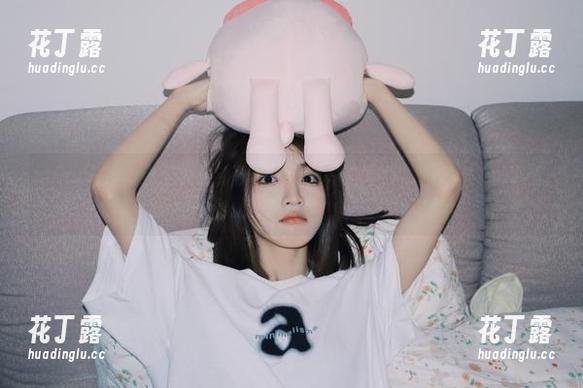 pans-小小 pans - 用小小的视角看校园:精致写真下载,回忆满满的青春.txt