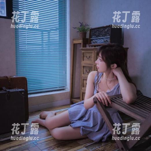 pans-小青 pans - 最新短裤主题写真集:小青捕捉夏日阳光下最动人的笑容.txt