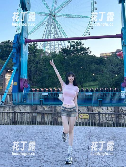 pans-曲奇 pans - 曲奇红裙图集在线首发,甜蜜与优雅的绝妙对决!.txt