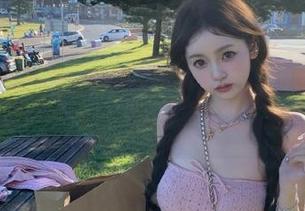 pans - 走进水水的棉袜世界：全新写真合集更新，时尚与舒适的完美结合！.txt
