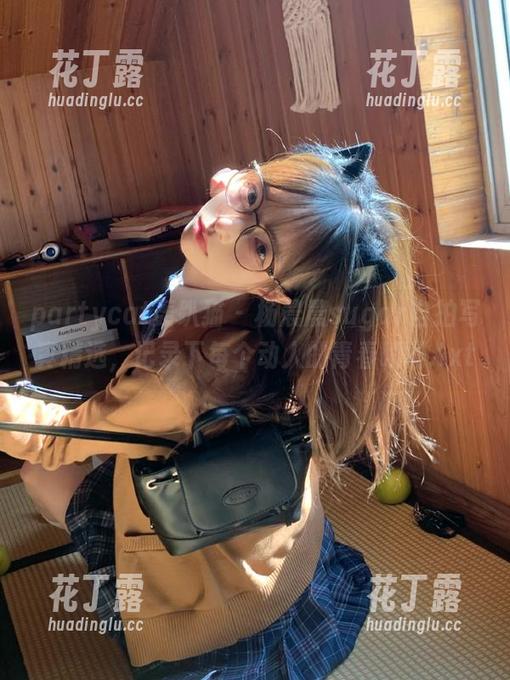 partycat轰趴猫 - 杨晨晨sugar自拍写真精选，记录下每个动人的青春瞬间.txt