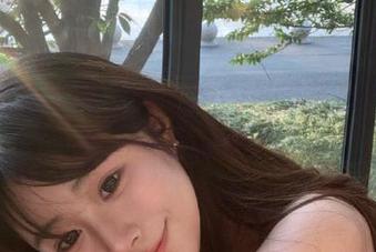甜美气质尽显：puypuy吊带写真原图分享，敬请欣赏.txt