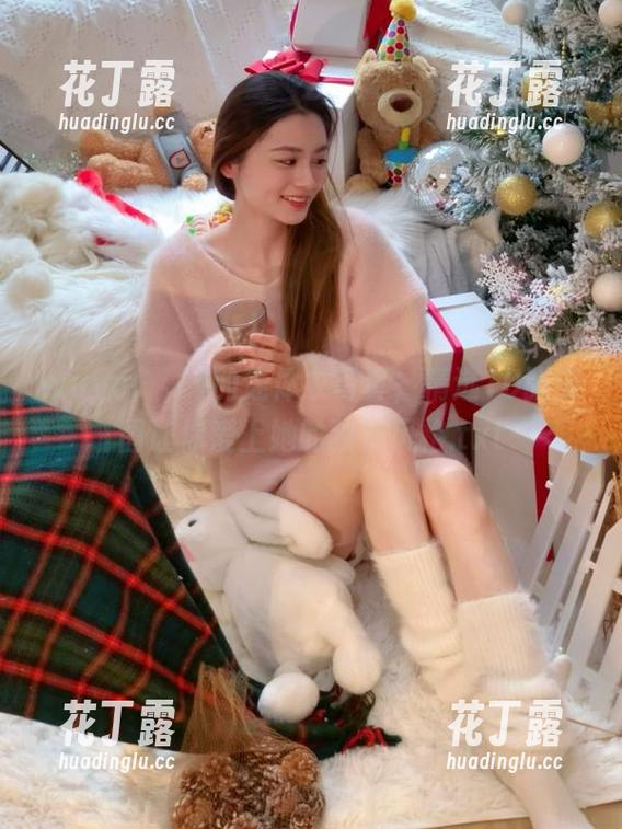 wuyo(우요)的连体衣写真，精选10张美图让你爱上她的独特风格.txt