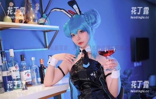 yuuhui玉汇私拍写真，展示女神式的优雅与风情.txt