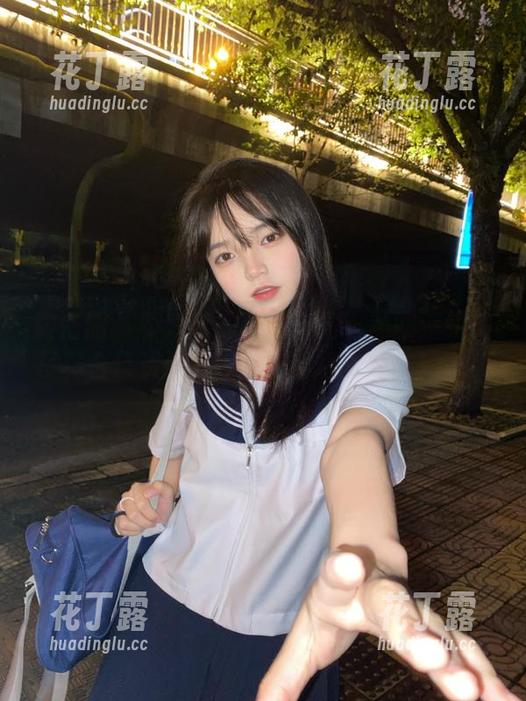 不爱笑的赛琳 微密圈 - 不爱笑的赛琳与钻石黑网:绝美写真合集资源,唤醒你的视觉盛宴!.txt