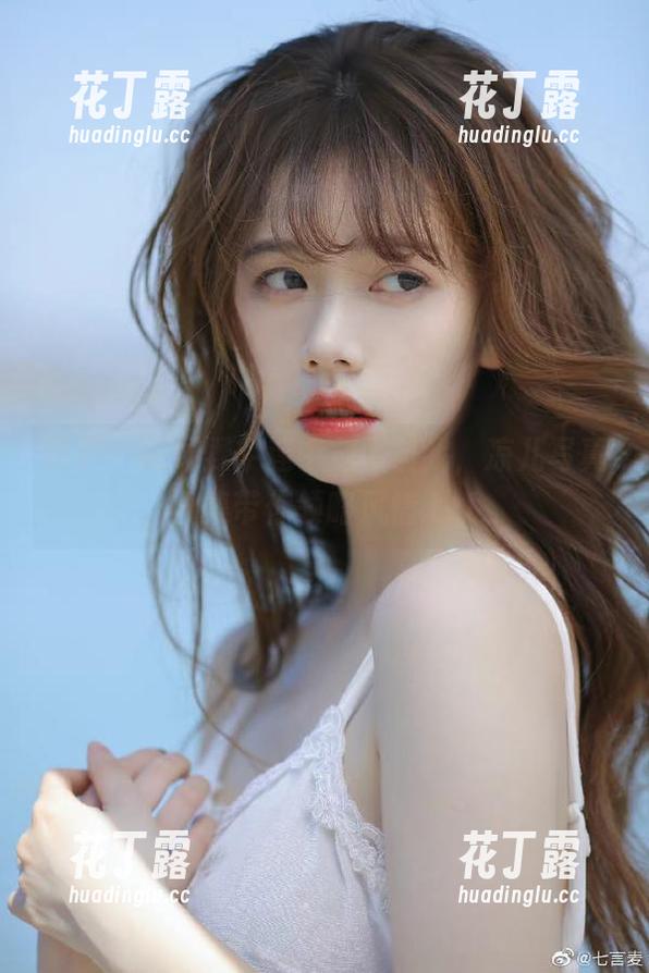 丽柜-凉儿 丽柜 - 在绿野伊莲中放飞自我,凉儿写真合集带你领略风情.txt