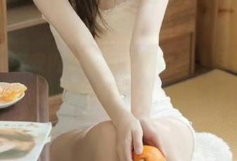 丽柜 - 安安内衣写真分享合集，尽情探索她的独特风格与无限创意.txt