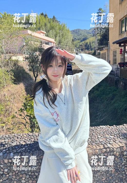 丽柜-小爽 丽柜 - 追寻高清写真,小爽与尘浸丝莲联袂演绎的奇幻之旅.txt