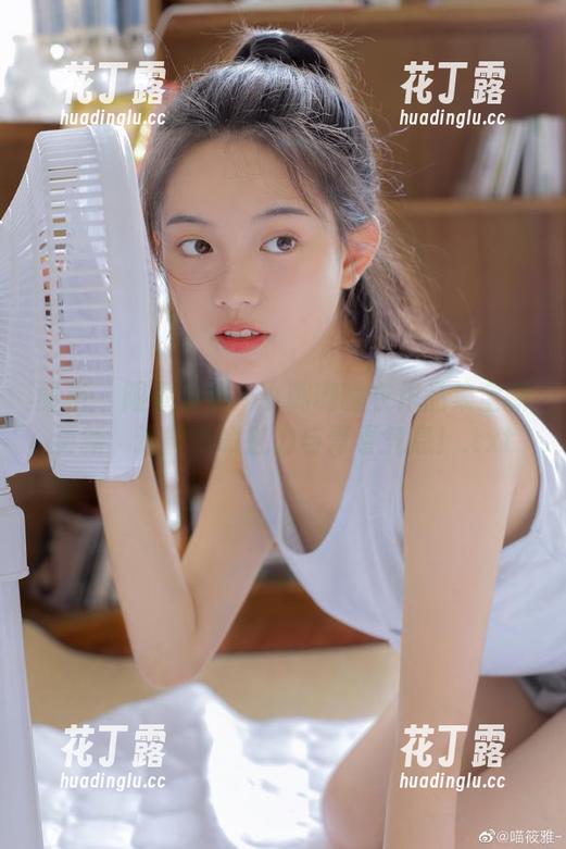 丽柜 - 限量发布！小璐璐睡衣作品集全新更新，透露致命魅力与青春气息！.txt