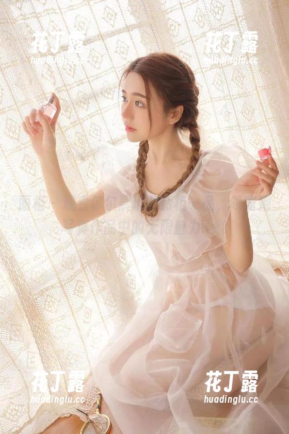 丽柜 - 观看尔尔展现的丽柜一品，领略她写真作品中的无限魅力.txt