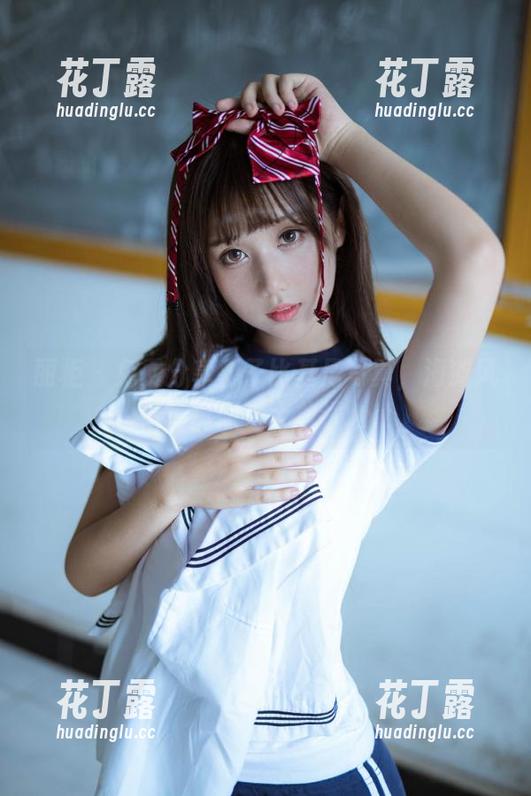 丽柜 - 免费分享慕子比基尼写真，海滩风情写真照片大放送.txt