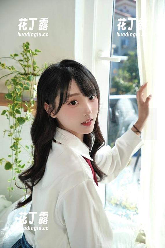 丽柜 - 清爽夏日，文欣免费写真作品为你呈现绝美夏季风情.txt