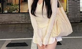 丽柜 - 美美的校服写真全集：重温校园记忆，穿越时光的青春印记！.txt