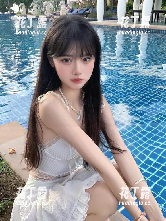 丽柜 - 跟随英子最新和服图册，领略和风的绝美魅力与细腻.txt
