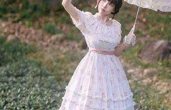 妆点职场：乖乖衣宝办公室写真美图，塑造新一代女性形象.txt