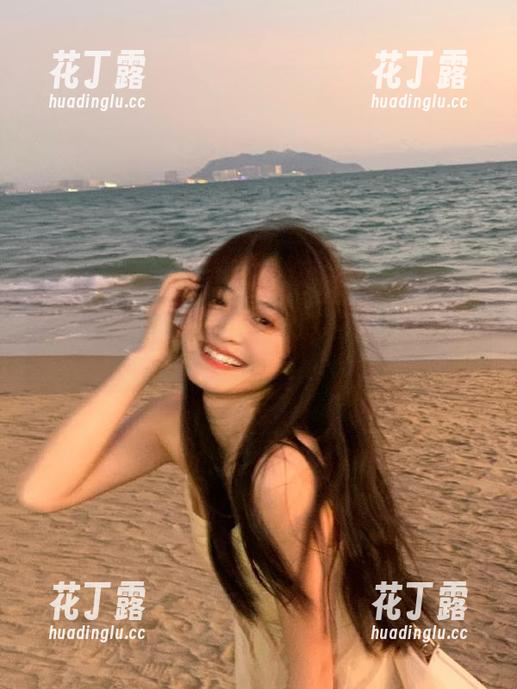 微密圈 - 保守的二舅妈无尽性感之旅：精选图片带你领略她的独特风情.txt
