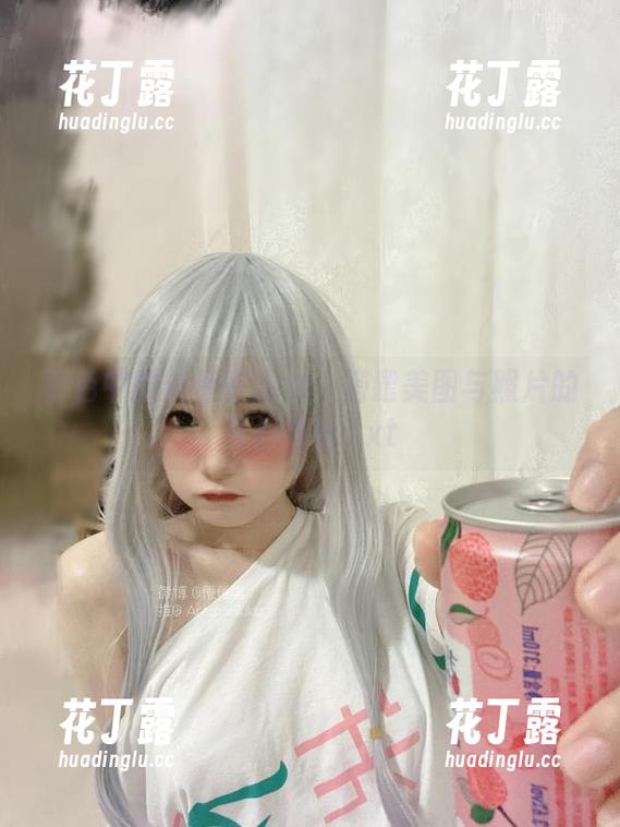 倦倦喵 暮色中的倦倦喵巫女:搭建美图与照片的奇幻旅程.txt