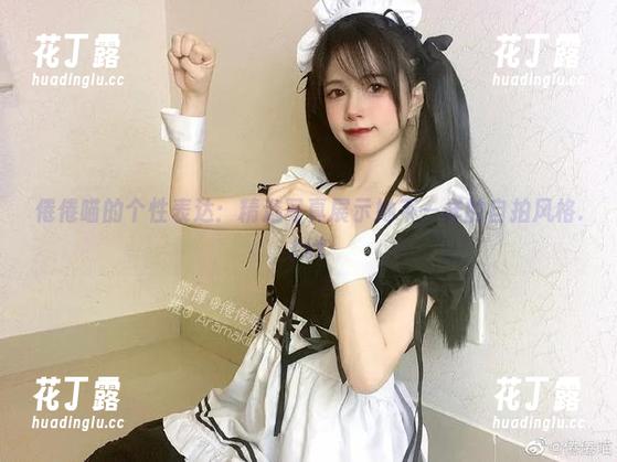 倦倦喵的个性表达：精选写真展示她不一样的自拍风格.txt