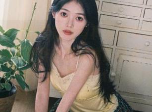 克拉女神 - 佳莹短裙写真美图即刻分享，图包中的每张作品都充满青春活力，值得拥有！.txt