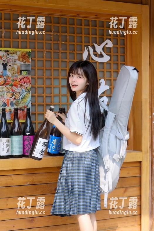 克拉女神 - 在线浏览汤怡肉丝写真合集，收获每一幅作品的独特故事.txt