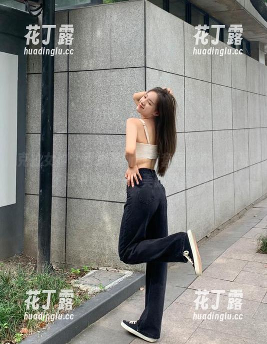 克拉女神 - 百琳最新剧情套图发布：展现生活中的每一个美丽瞬间.txt