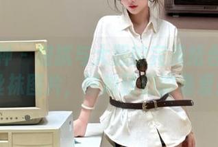 克拉女神 - 细腻与大胆的完美结合：钟淇私拍丝袜图片，时尚迷们的最爱！.txt