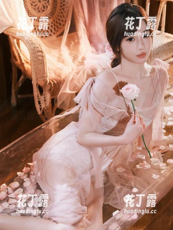 克拉女神 - 连体衣与雅楠的绝美邂逅，免费套图让你瞬间怀疑自己是不是在做梦！.txt