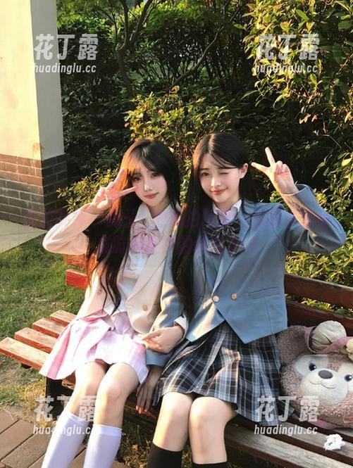 克拉女神-高子琁 克拉女神 - 高子琁的私拍写真:当秘书变身成时尚女神的秘密.txt
