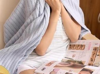 兔玩映画大眼睛妹妹高清原图，探寻娇俏少女的秘密时光.txt