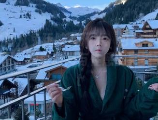 精致生活从兔玩映画开始：包臀裙与黑丝写真套图，探索时尚与性感的完美平衡.txt